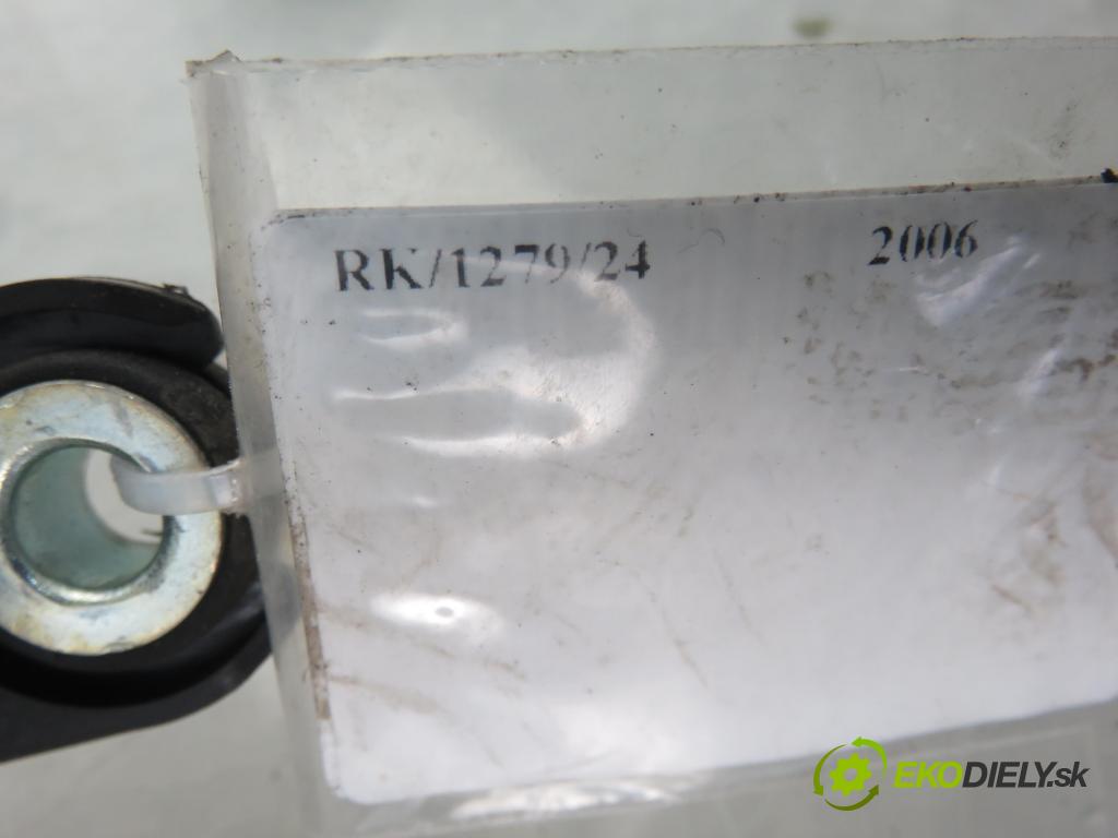 OPEL ZAFIRA B (A05) MINIVAN 2006 77,00 1.6 105 - Z 16 XEP 1598,00 motorek stěrače ZADNÍ: 13145548 ; 53025212