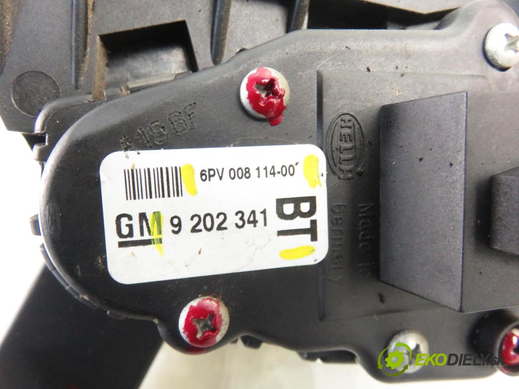 OPEL ZAFIRA B (A05) MINIVAN 2006 77,00 1.6 105 - Z 16 XEP 1598,00 Potenciometer plynu 9202341BT ; 6PV00811400 (Pedále)