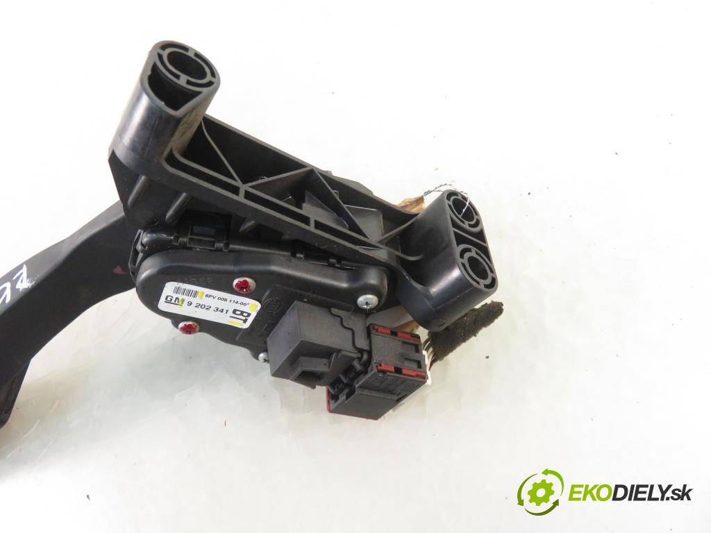 OPEL ZAFIRA B (A05) MINIVAN 2006 77,00 1.6 105 - Z 16 XEP 1598,00 Potenciometer plynu 9202341BT ; 6PV00811400 (Pedále)