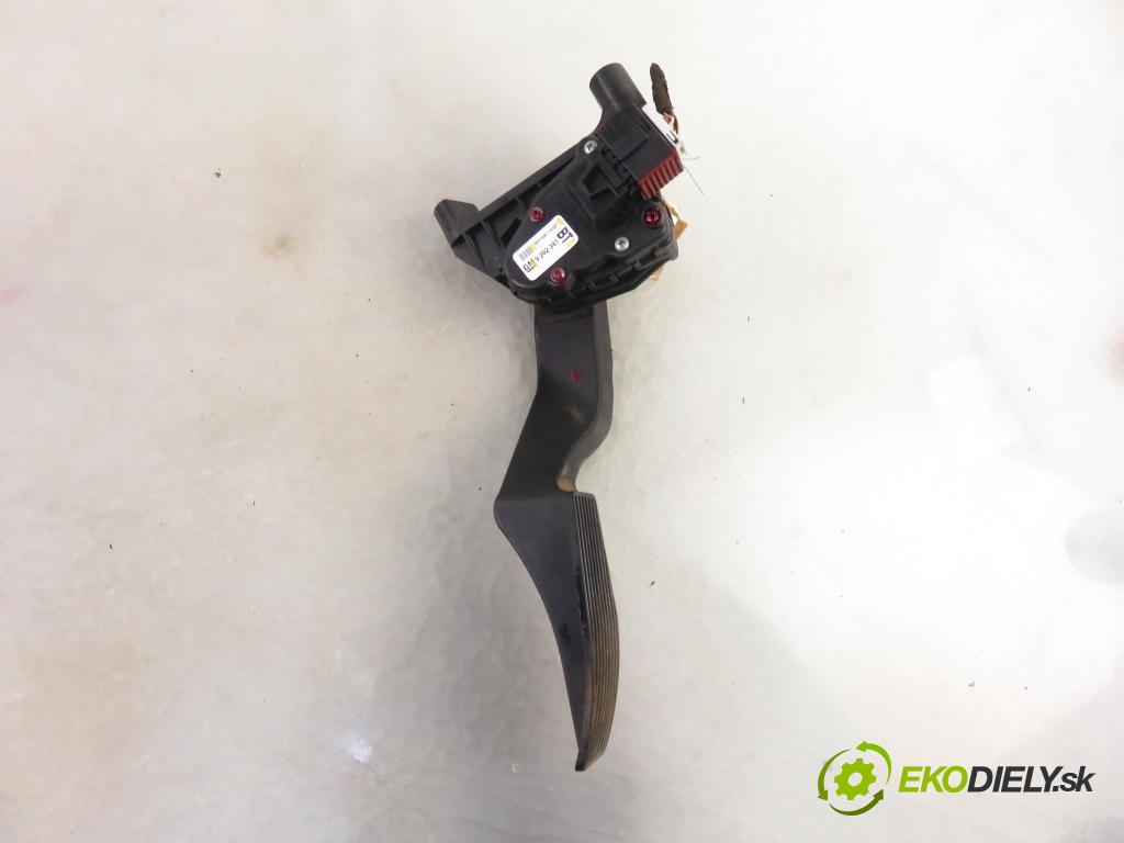 OPEL ZAFIRA B (A05) MINIVAN 2006 77,00 1.6 105 - Z 16 XEP 1598,00 Potenciometer plynu 9202341BT ; 6PV00811400 (Pedále)