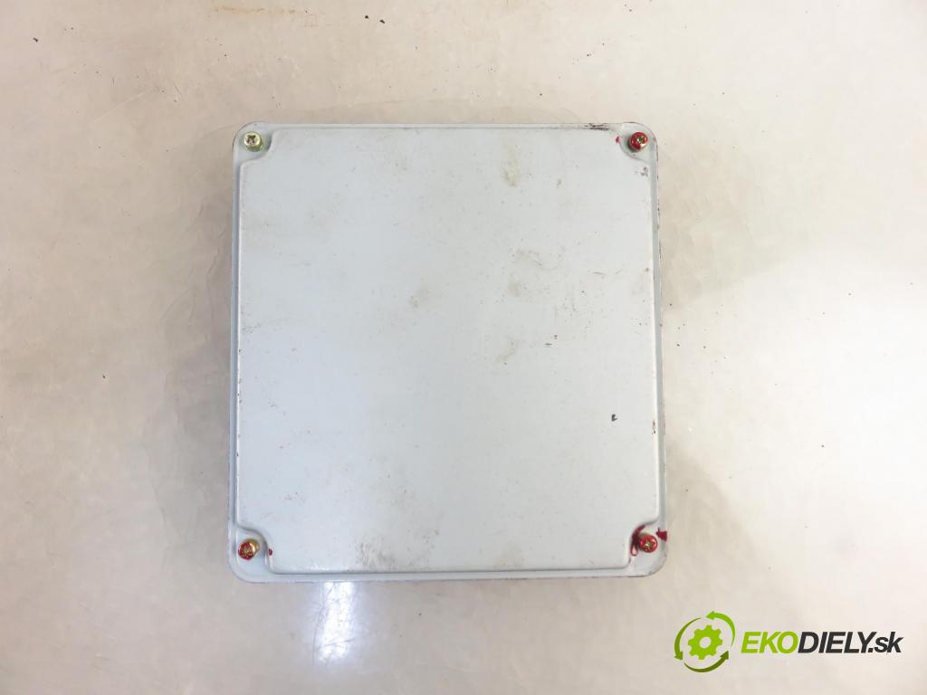 TOYOTA RAV 4 II (_A2_) SUV 2003 85,00 2.0 D-4D 4WD 116 - 1CD-FTV 1995,00 řídící jednotka motora 8966142B50 ; 1758005480