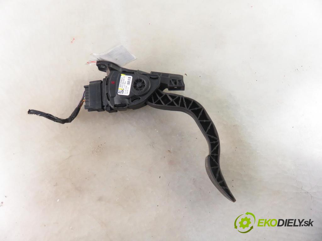 FORD S-MAX (WA6) MINIVAN 2006 92,00 1.8 TDCi 125 - QYWA 1753,00 Potenciometer plynu 6G929F836JD ; 6PV00922010 (Pedále)