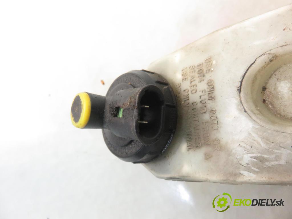 RENAULT SCENIC I (JA0/1_) MINIVAN 1999 75,00 1.9 dCi 102 - F9Q 732 1870,00 Posilovač 7700428596 ; 03776251014 (Servočerpadlá, pumpy riadenia)