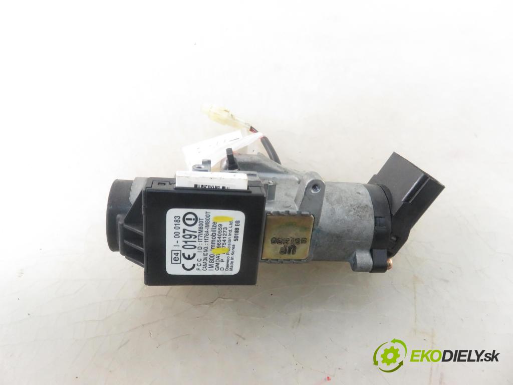 CHEVROLET AVEO / KALOS liftback (T200) HB 2005 69,00 1.4 16V 94 E-TEC II - F14D3 1399,00 spinačka 96540559 (Spínacie skrinky a kľúče)