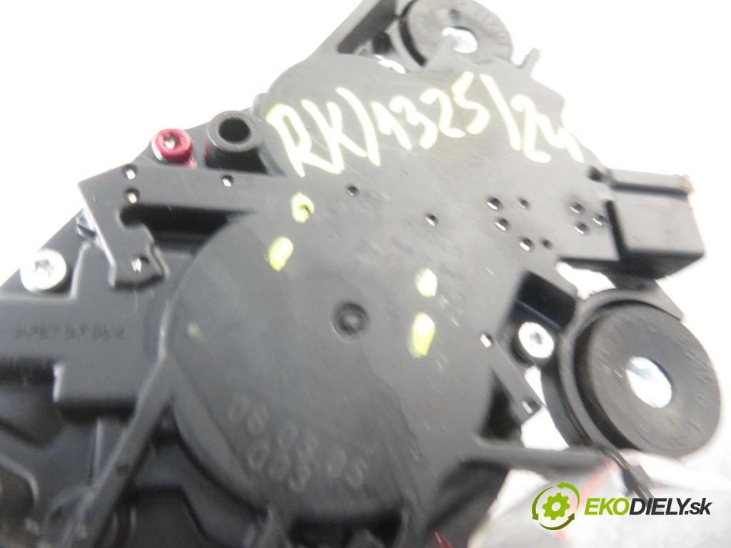 FORD S-MAX (WA6) MINIVAN 2006 92,00 1.8 TDCi 125 - QYWA 1753,00 motorek stěrače ZADNÍ: 3M51R17K441AF ; 0390201875