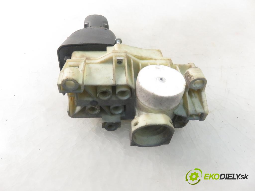 SCANIA R I CIĄGNIK SIODŁOWY 2016 331,00 R450 R6 - DC 13.147 euro6 12742,00 PÁKA: brzdy MANUÁLNY: 1774972 ; 9617241000