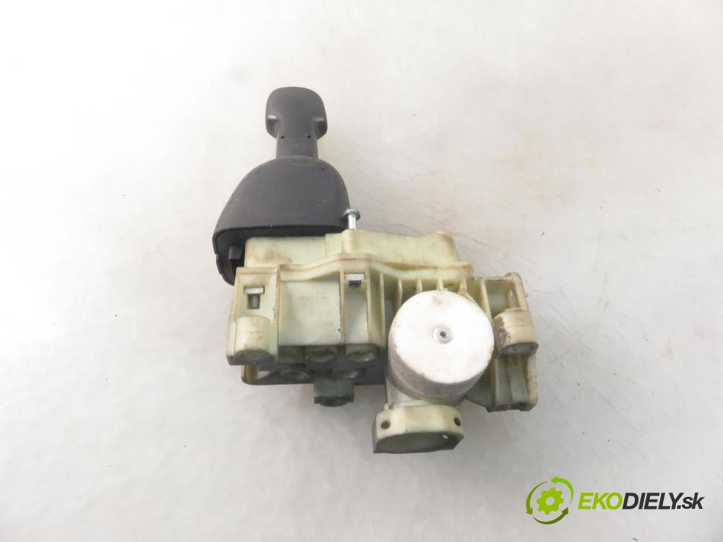 SCANIA R I CIĄGNIK SIODŁOWY 2016 331,00 R450 R6 - DC 13.147 euro6 12742,00 PÁKA: brzdy MANUÁLNY: 1774972 ; 9617241000