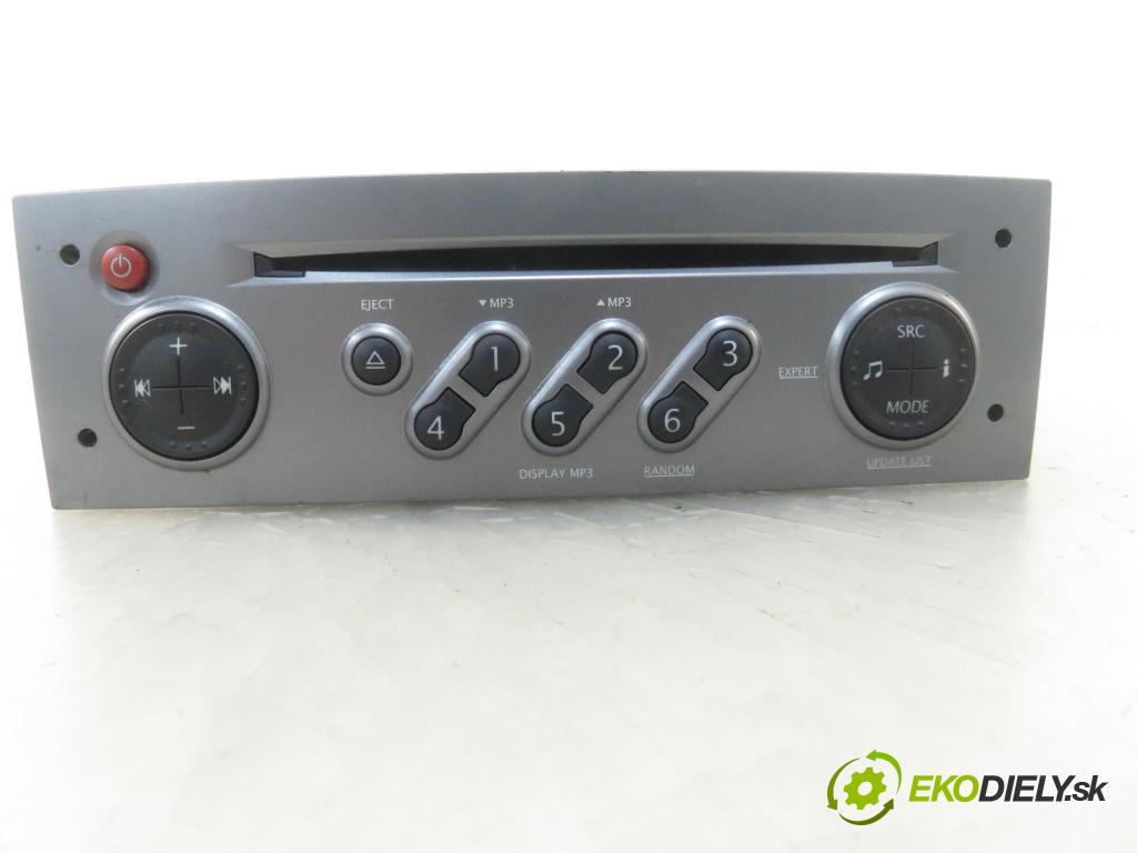 RENAULT SCENIC II (JM0/1_) MINIVAN 2007 110,00 2.0 dCi (JM1K) - M9R 721 1995,00 RADIO 8200666141