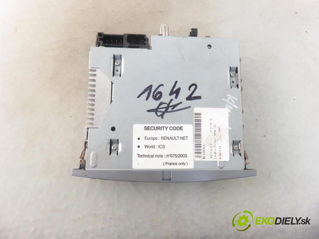 RENAULT SCENIC II (JM0/1_) MINIVAN 2007 110,00 2.0 dCi (JM1K) - M9R 721 1995,00 RADIO 8200666141