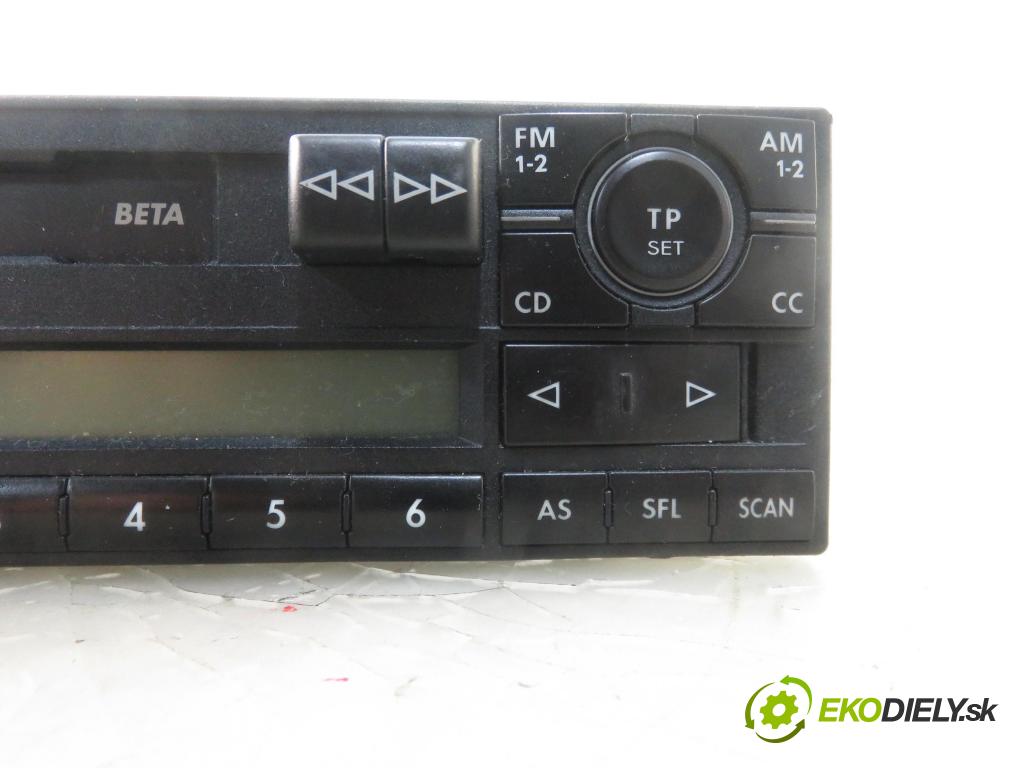 VW POLO (9N_) HB 2006 47,00 1.2 12V 64 - AZQ 1198,00 RADIO Modul 6X0035152B
