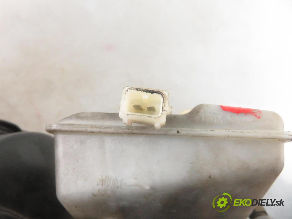 VOLVO S60 I (384) SEDAN 2002 120,00 2.4 D5 - D 5244 T 2401,00 Posilovač P08683259 (Servočerpadlá, pumpy riadenia)