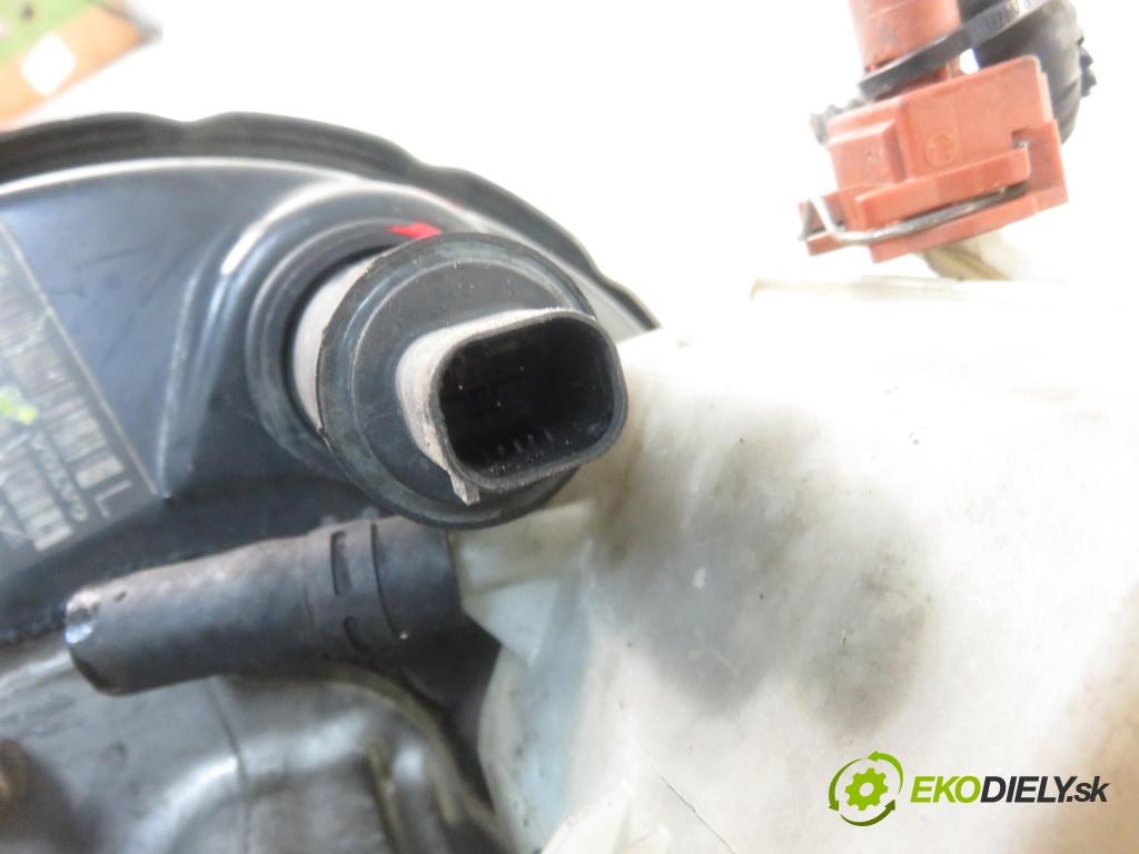 VOLVO S60 I (384) SEDAN 2002 120,00 2.4 D5 - D 5244 T 2401,00 Posilovač P08683259 (Servočerpadlá, pumpy riadenia)