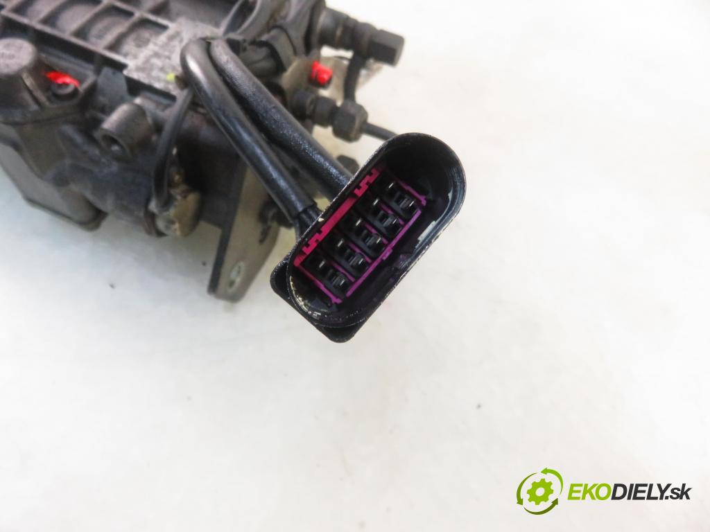 SKODA OCTAVIA I Combi (1U5) KOMBI 2000 66,00 1.9 TDI - AGR 1896,00 Pumpa vstrekovacia 038130107D (Vstrekovacie čerpadlá)