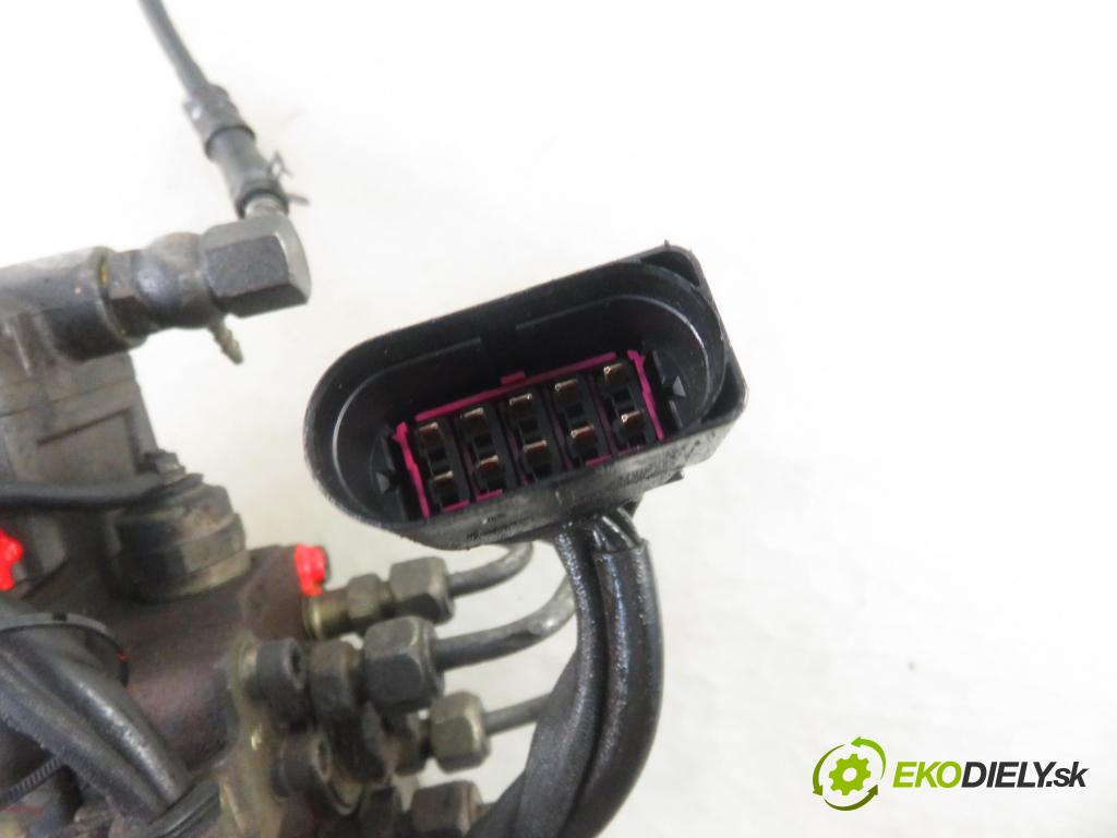 VW GOLF IV (1J1) HB 2000 66,00 1.9 TDI - AGR 1896,00 Pumpa vstrekovacia 038130107D (Vstrekovacie čerpadlá)