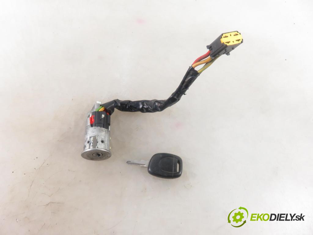 RENAULT CLIO II (BB_, CB_) HB 2004 42,00 1.5 dCi 1461,00 spinačka  (Spínacie skrinky a kľúče)