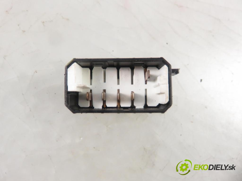 SCANIA R I CIĄGNIK SIODŁOWY 2016 331,00 R450 R6 - DC 13.147 euro6 12742,00 vypínač / prepínač 2076905