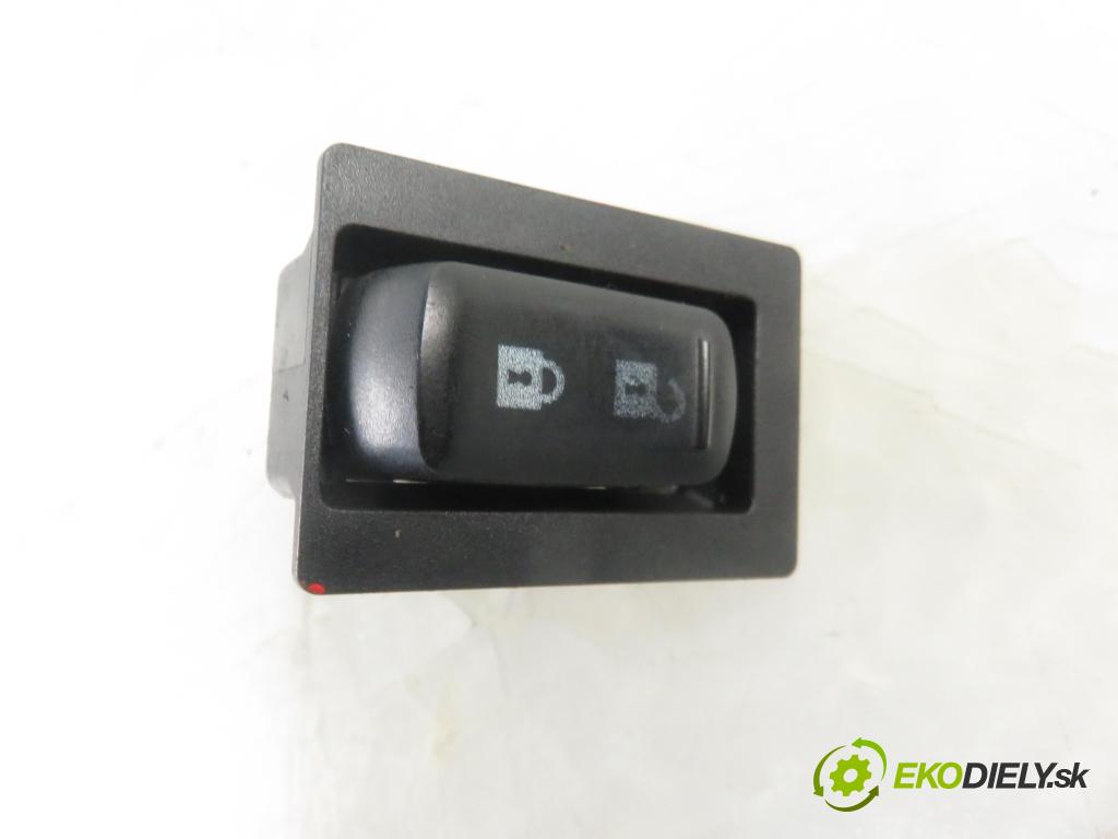 SCANIA R I CIĄGNIK SIODŁOWY 2016 331,00 R450 R6 - DC 13.147 euro6 12742,00 vypínač zamknutia Dvere