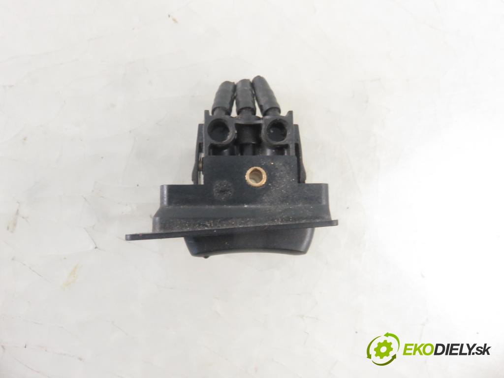 SCANIA R I CIĄGNIK SIODŁOWY 2016 331,00 R450 R6 - DC 13.147 euro6 12742,00 vypínač zamknutia Dvere