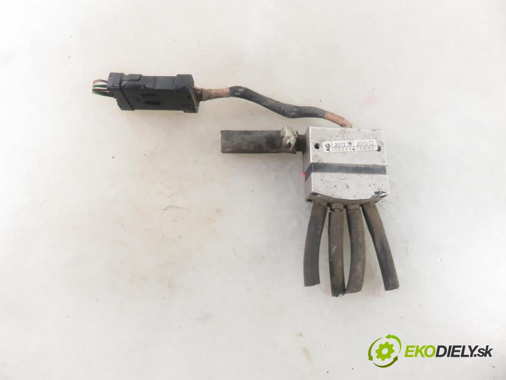 SEAT IBIZA III (6L1) HB 2005 55,00 1.4 16V - BKY 1390,00 Lišta vstrekovacia LPG 2396817