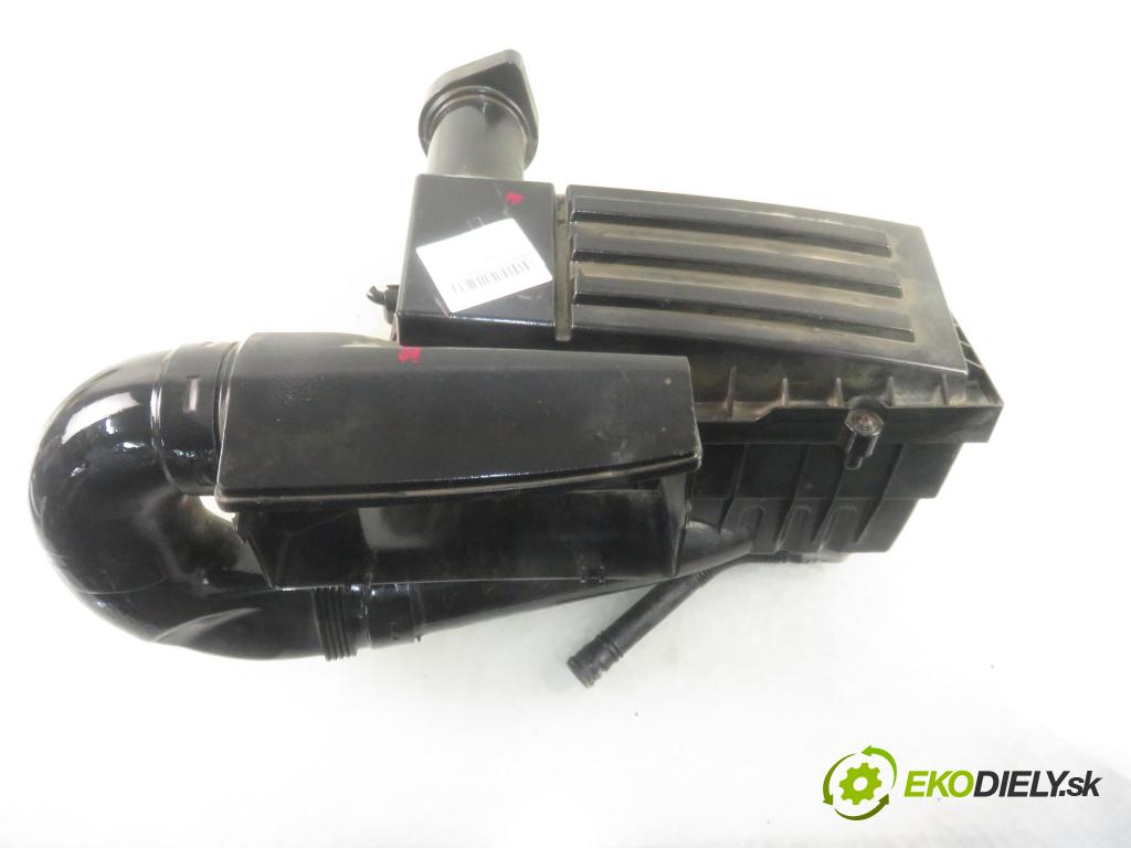 VW PASSAT B6 Variant (3C5) KOMBI 2006 77,00 1.9 TDI - BXE 1896,00 Obal filtra vzduchu 8C0129607AF ; 8C0129601AM (Obaly filtrov vzduchu)