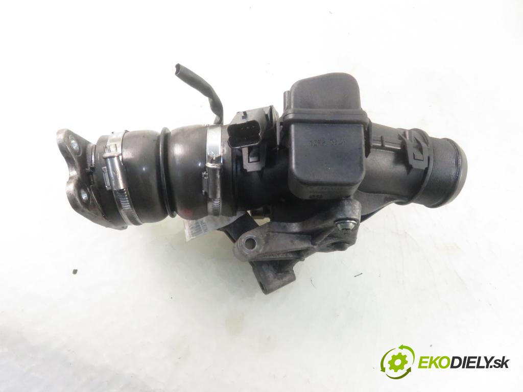 PEUGEOT 308 (4A_, 4C_) HB 2008 66,00 1.6 HDi 90 - 9HX (DV6ATED4) 1560,00 Škrtiaca klapka 9660030480 ; 25365285 (Škrtiace klapky)