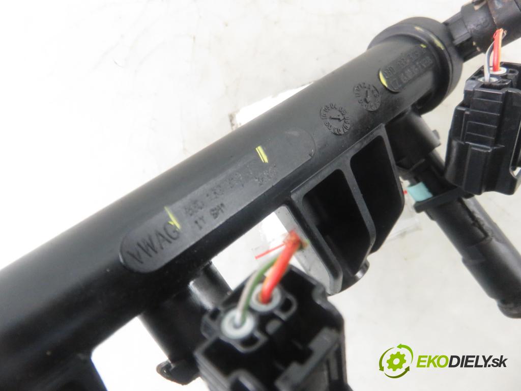 VW POLO (9N_) HB 2007 40,00 1.2 - BMD 1198,00 Lišta vstrekovacia 03D906031F ; 03D133329B ; 03D133319J (Vstrekovacie lišty)