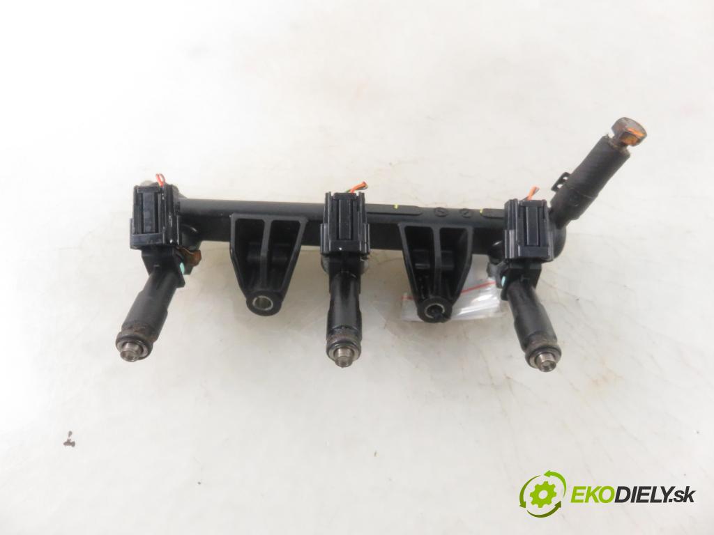 VW POLO (9N_) HB 2007 40,00 1.2 - BMD 1198,00 Lišta vstrekovacia 03D906031F ; 03D133329B ; 03D133319J (Vstrekovacie lišty)