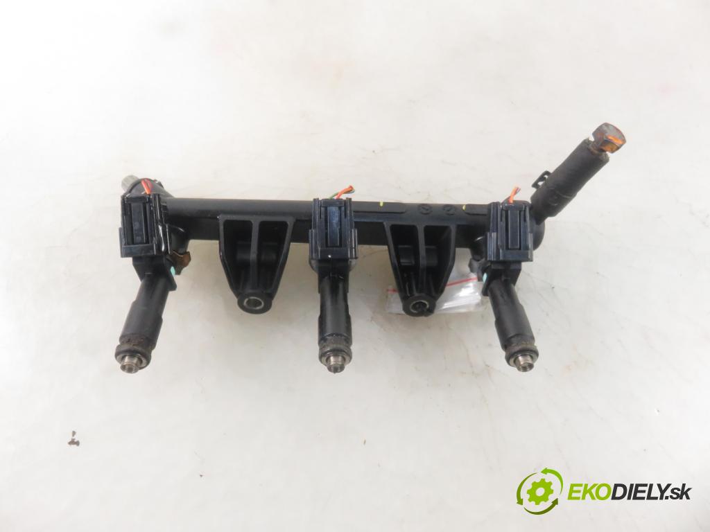 VW POLO (9N_) HB 2007 40,00 1.2 - BMD 1198,00 Lišta vstrekovacia 03D906031F ; 03D133329B ; 03D133319J (Vstrekovacie lišty)