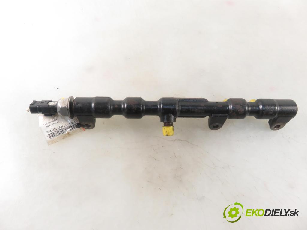 FORD MONDEO III Turnier (BWY) KOMBI 2005 114,00 2.2 TDCi 155 - QJBB 2198,00 Lišta vstrekovacia 2S7Q9D280AE ; 55PP0301 (Vstrekovacie lišty)