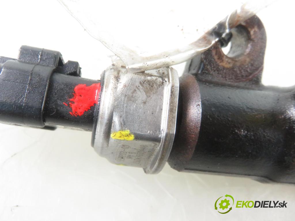 FORD MONDEO III Turnier (BWY) KOMBI 2005 114,00 2.2 TDCi 155 - QJBB 2198,00 Lišta vstrekovacia 2S7Q9D280AE ; 55PP0301 (Vstrekovacie lišty)