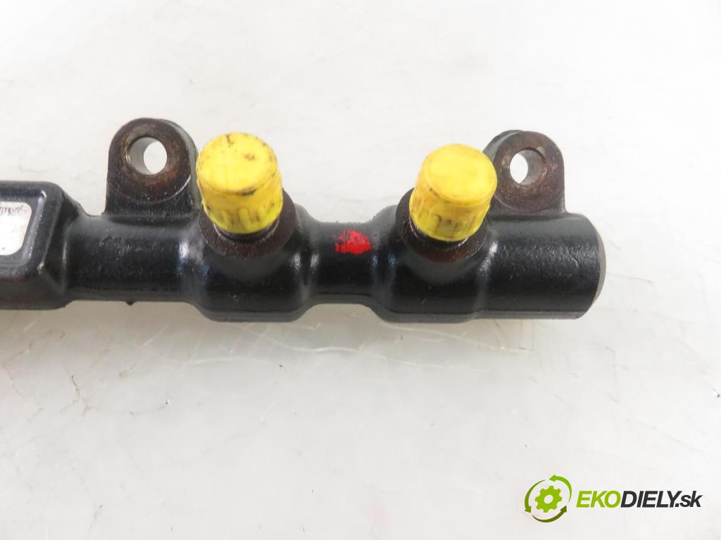 FORD MONDEO III Turnier (BWY) KOMBI 2005 114,00 2.2 TDCi 155 - QJBB 2198,00 Lišta vstrekovacia 2S7Q9D280AE ; 55PP0301 (Vstrekovacie lišty)