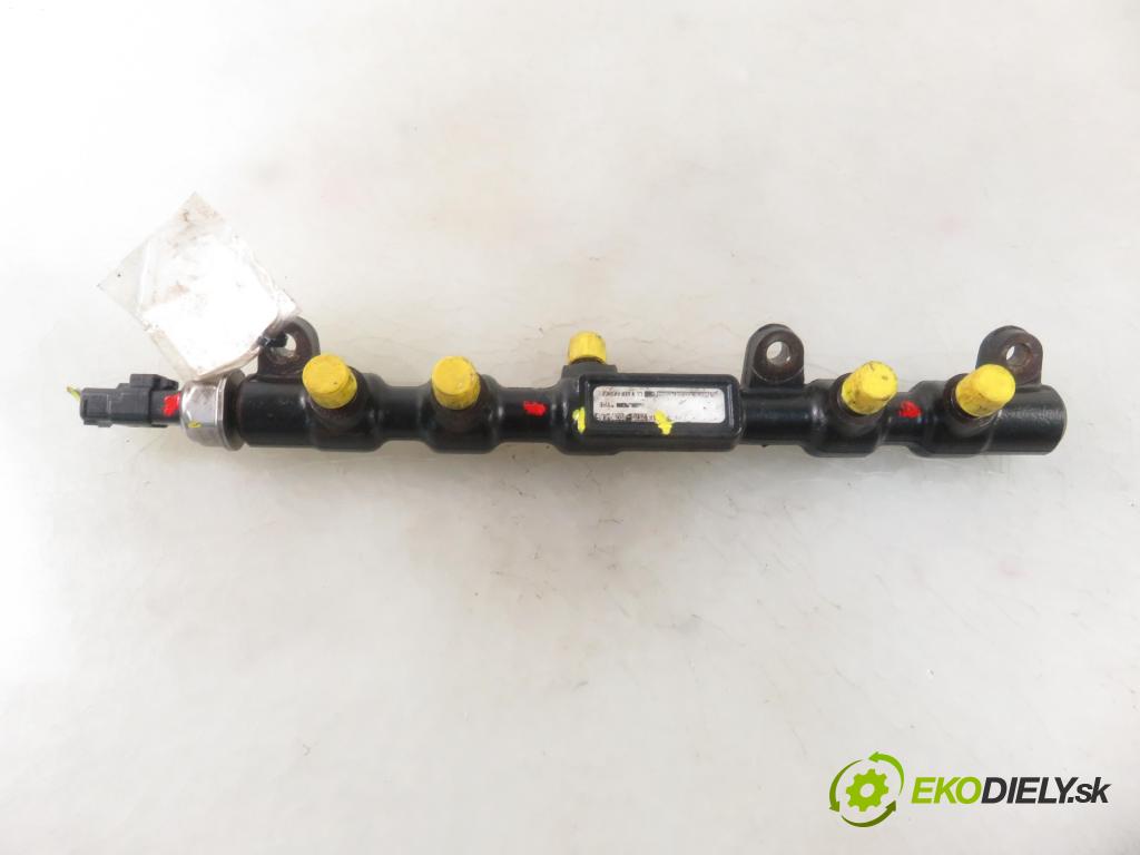 FORD MONDEO III Turnier (BWY) KOMBI 2005 114,00 2.2 TDCi 155 - QJBB 2198,00 Lišta vstrekovacia 2S7Q9D280AE ; 55PP0301 (Vstrekovacie lišty)