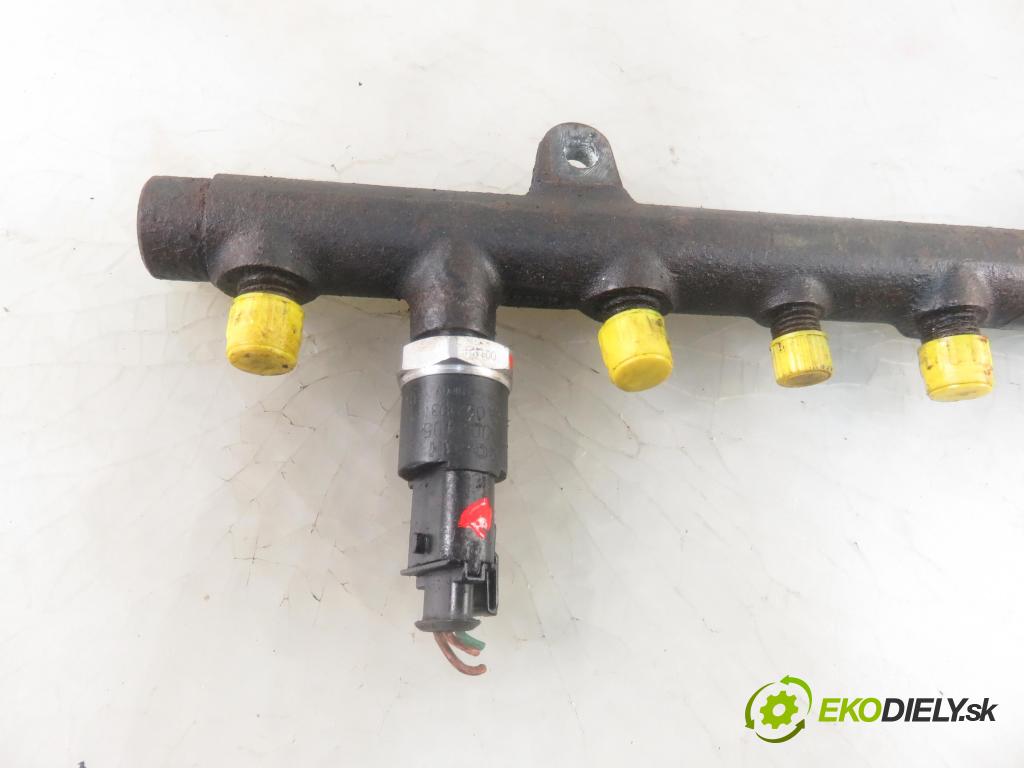 RENAULT TRAFIC II Skrzynia (FL) FURGON 2001 74,00 1.9 dCi - F9Q 760 1870,00 Lišta vstrekovacia 0445214024 ; 7700114017 ; 0281002405 (Vstrekovacie lišty)