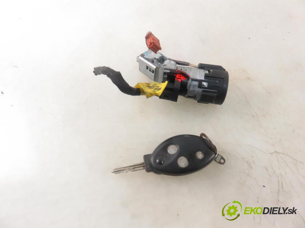 CITROEN C5 II Break (RE_) KOMBI 2005 80,00 1.6 HDi (RE8HZB) - 9HZ (DV6TED4) 1560,00 spinačka 9648445180 (Spínacie skrinky a kľúče)