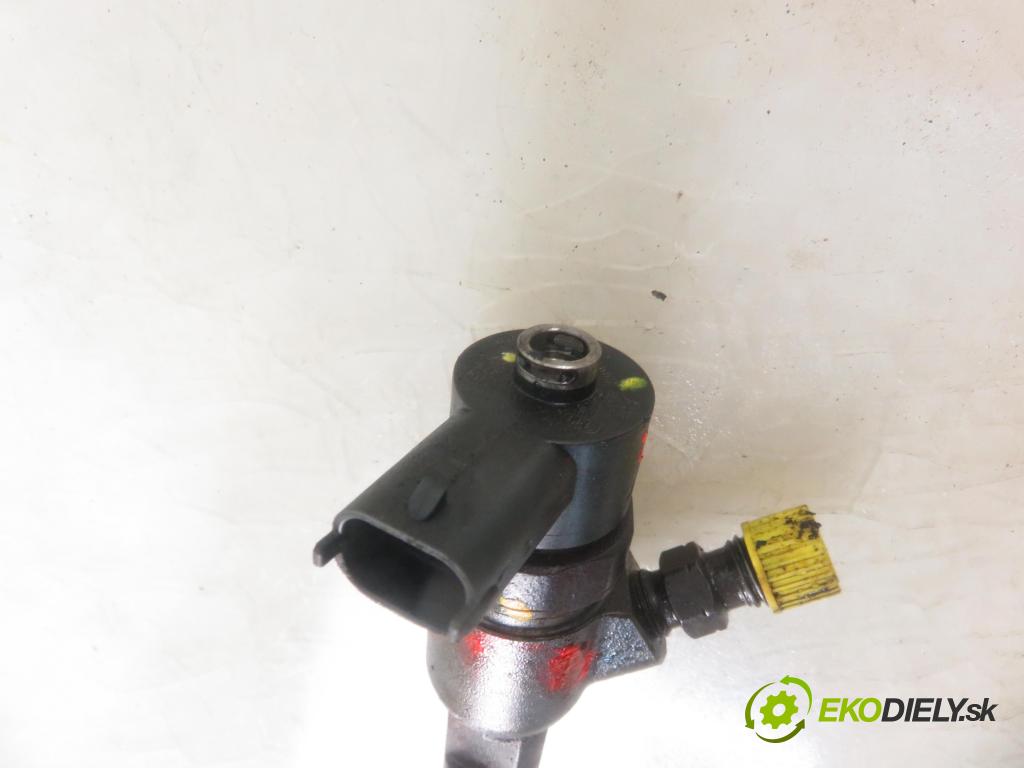 FIAT DOBLO Cargo (223_) FURGON 2005 55,00 1.3 D Multijet - 199 A2.000 1248,00 vstrekovač 0445110183 (Vstrekovače)