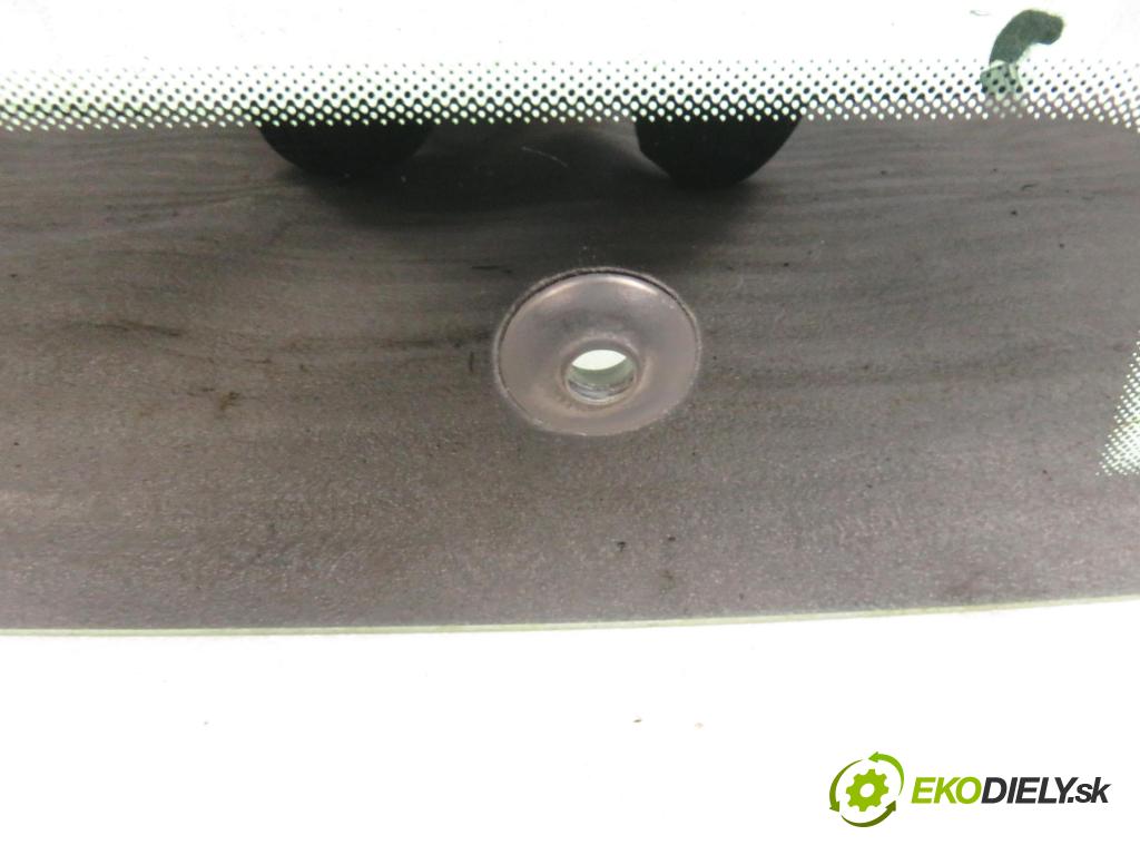 PEUGEOT 207 SW (WK_) KOMBI 2008 54,00 1.4 8V 73 - KFV (TU3A) 1360,00 Okno zadné kapota