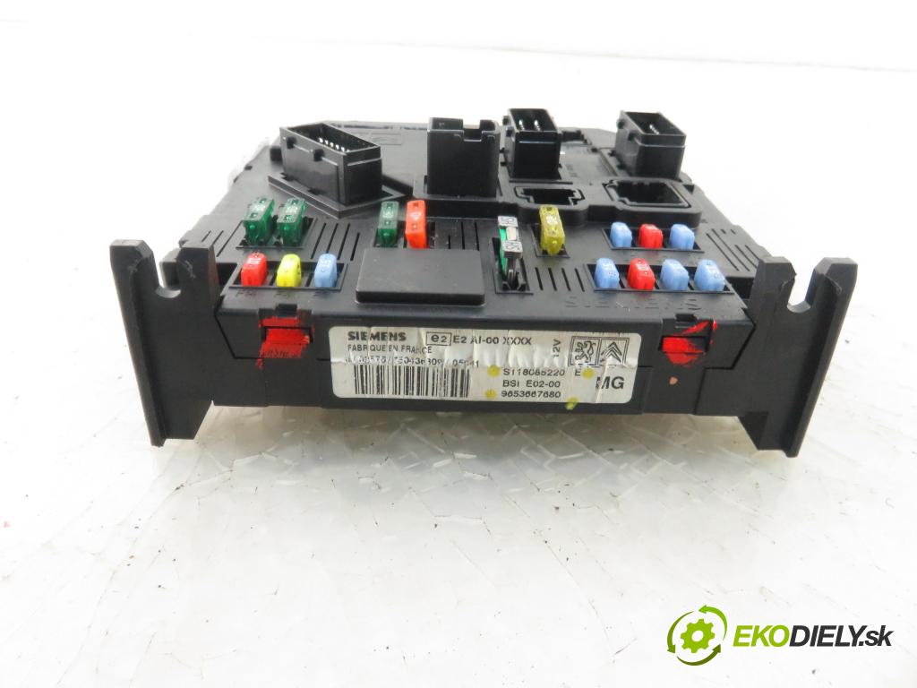 PEUGEOT 206 liftback (2A/C) HB 2005 440,00 1.1 i - HFX (TU1JP) 1124,00 MODUL BSI S118085220E ; 9653667680