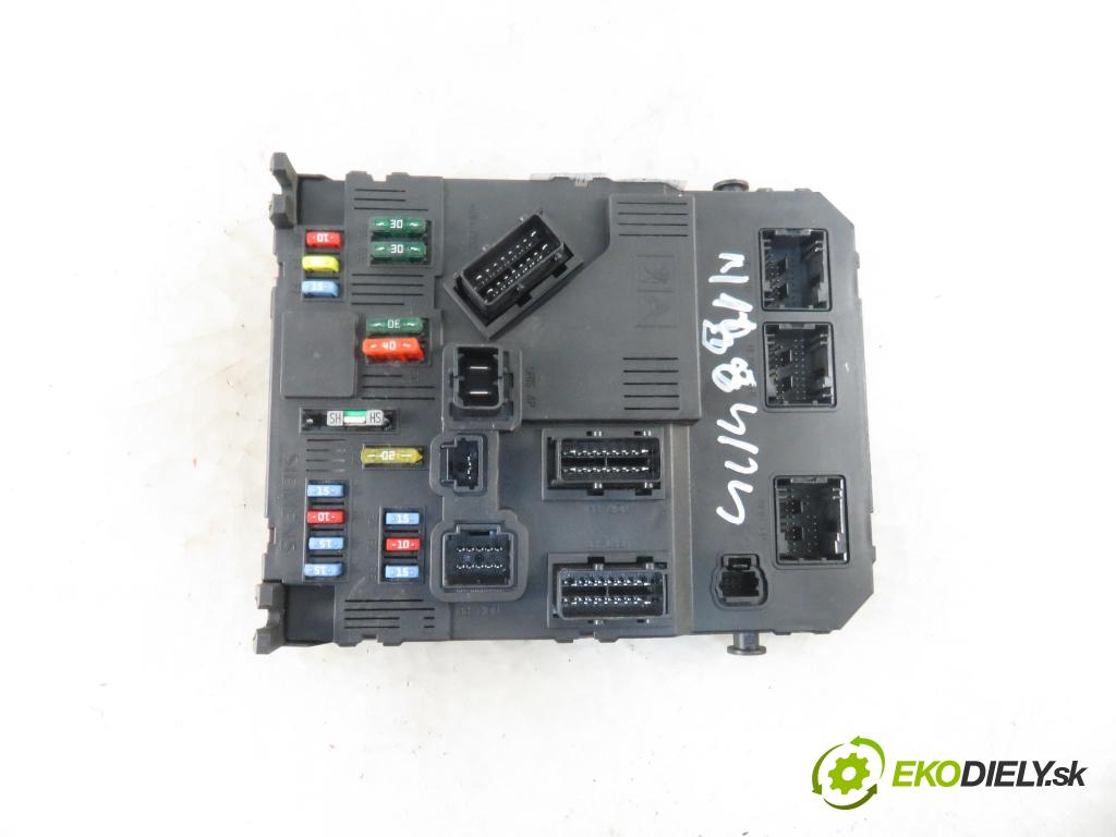 PEUGEOT 206 liftback (2A/C) HB 2005 440,00 1.1 i - HFX (TU1JP) 1124,00 MODUL BSI S118085220E ; 9653667680