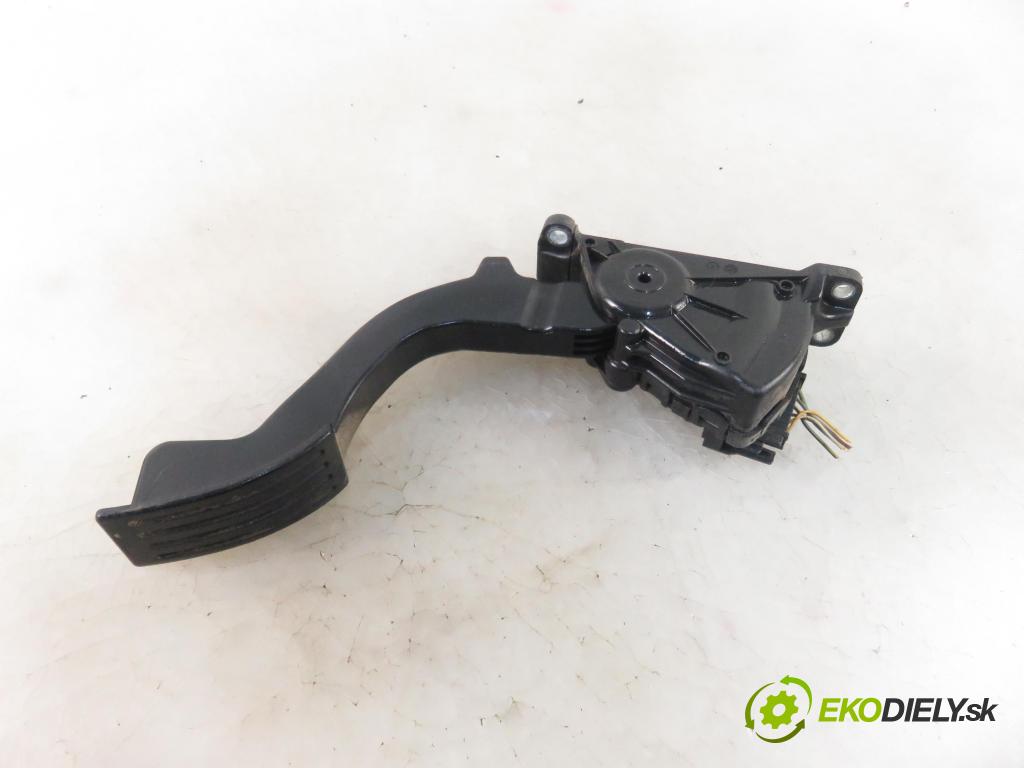 VOLVO V50 (MW) KOMBI 2006 100,00 2.0 D 136 - D 4204 T (PSA) 1997,00 Potenciometer plynu 4M519F836AH ; 6PV00864101 (Pedále)