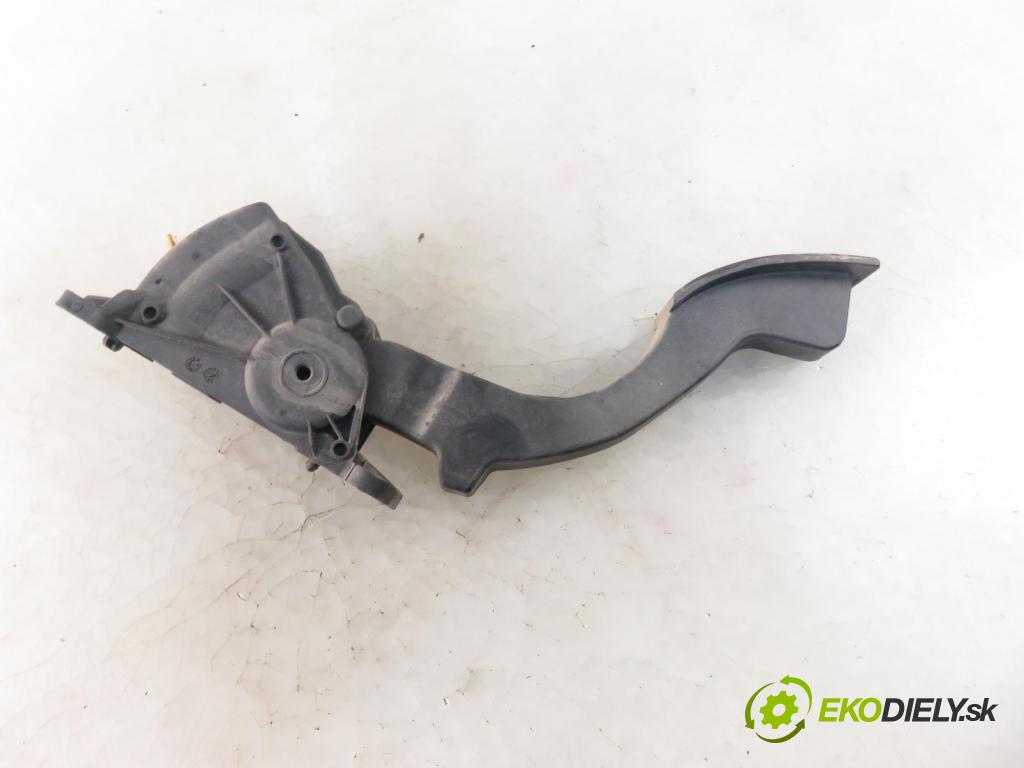 VOLVO V50 (MW) KOMBI 2006 100,00 2.0 D 136 - D 4204 T (PSA) 1997,00 Potenciometer plynu 4M519F836AH ; 6PV00864101 (Pedále)