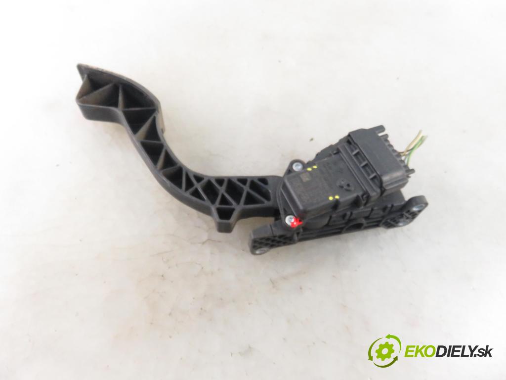 VOLVO V50 (MW) KOMBI 2006 100,00 2.0 D 136 - D 4204 T (PSA) 1997,00 Potenciometer plynu 4M519F836AH ; 6PV00864101 (Pedále)