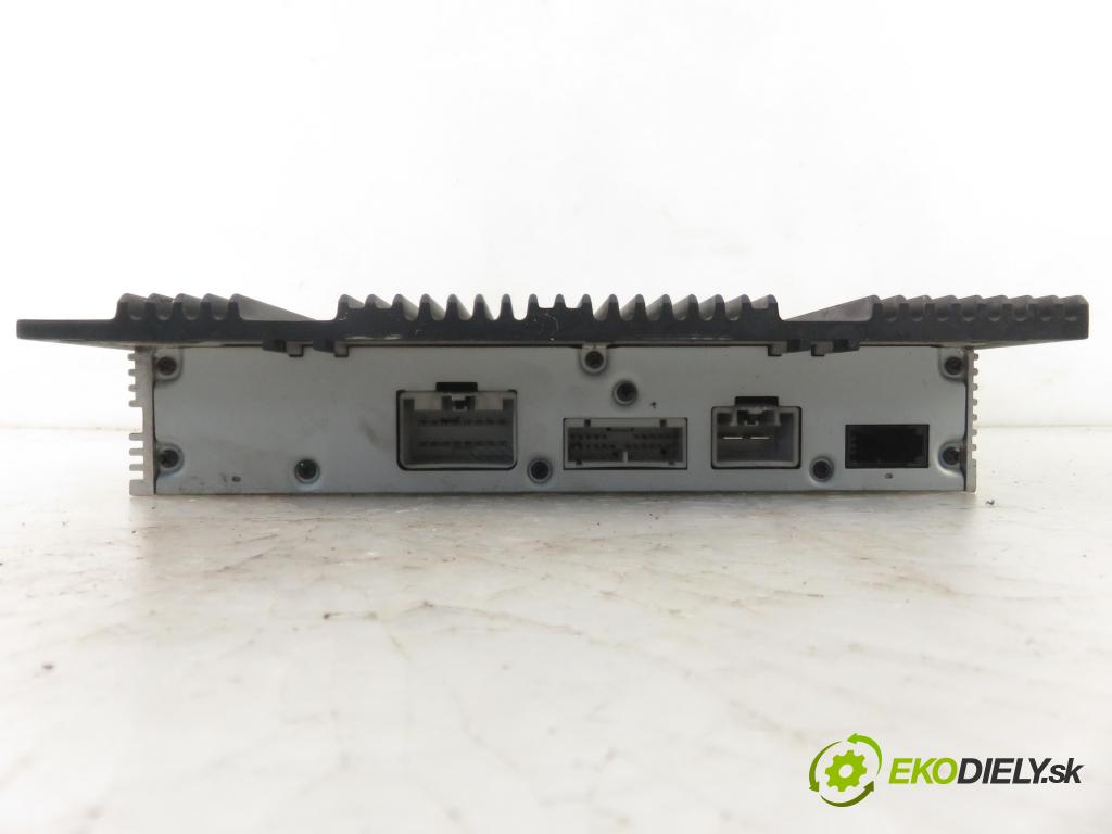 VOLVO V50 (MW) KOMBI 2006 100,00 2.0 D 136 - D 4204 T (PSA) 1997,00 Zosilňovač Antenní: 30732053 (Zosilňovače)