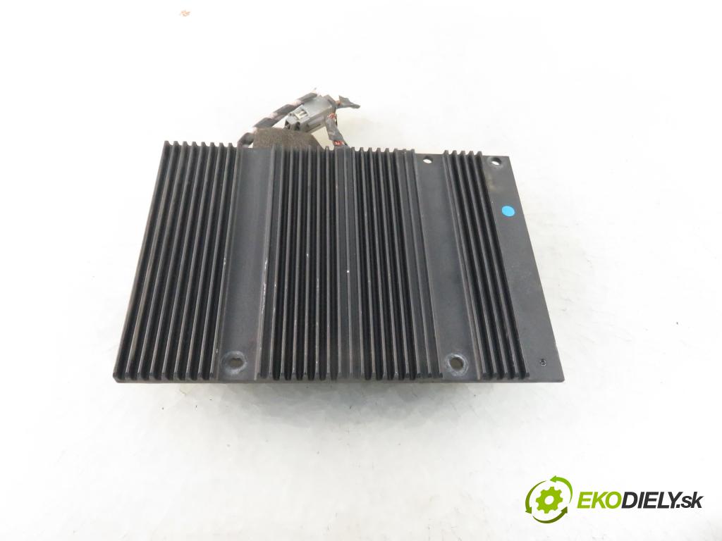 VOLVO V50 (MW) KOMBI 2006 100,00 2.0 D 136 - D 4204 T (PSA) 1997,00 Zosilňovač Antenní: 30732053 (Zosilňovače)