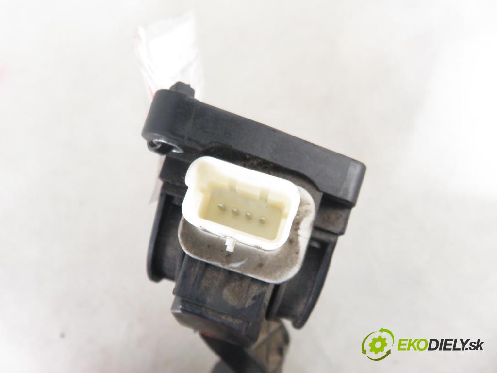 PEUGEOT 307 Break (3E) KOMBI 2007 66,00 1.6 HDI 90 - 9HX (DV6ATED4) 1560,00 Potenciometer plynu 9646702180 ; 0280752251 ; F00C3E2429 (Pedále)