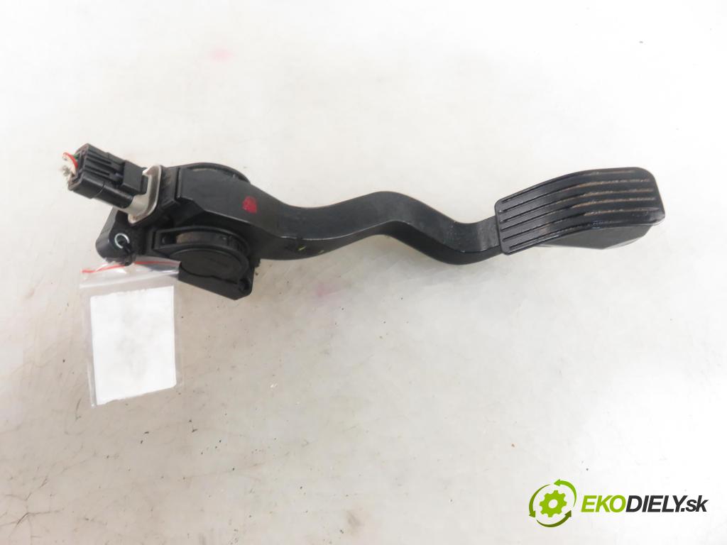 PEUGEOT 307 Break (3E) KOMBI 2007 66,00 1.6 HDI 90 - 9HX (DV6ATED4) 1560,00 Potenciometer plynu 9646702180 ; 0280752251 ; F00C3E2429 (Pedále)