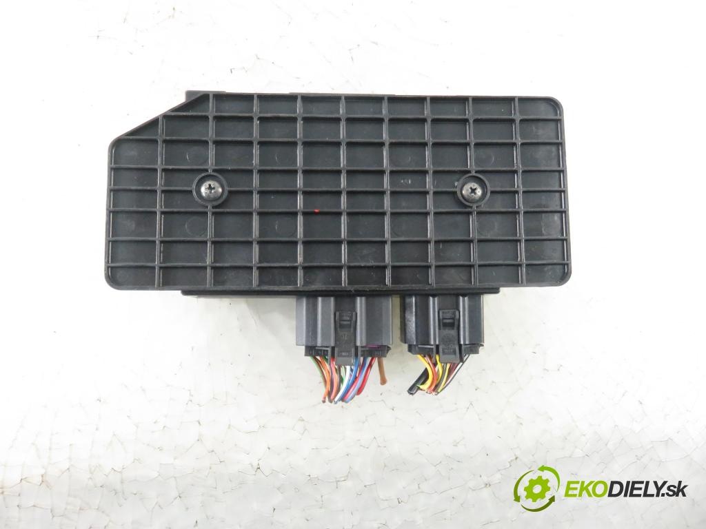 VW PASSAT B5.5 Variant (3B6) KOMBI 2002 110,00 1.8 T 20V - AWT 1781,00 MODUL komfortu 1C0959799B