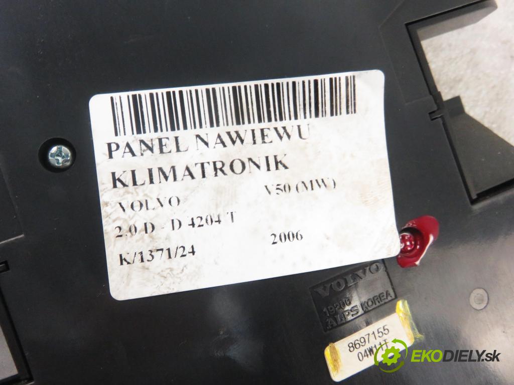 VOLVO V50 (MW) KOMBI 2006 100,00 2.0 D 136 - D 4204 T (PSA) 1997,00 Panel topení KLIMATRONIK 8697155