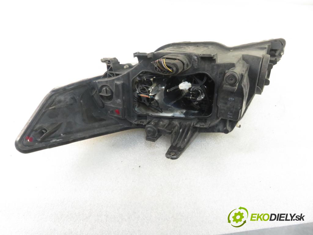 FORD MONDEO IV Turnier (BA7) KOMBI 2006 103,00 2.0 TDCi - QXBA 1997,00 Svetlo PP 7S7113D152BJ