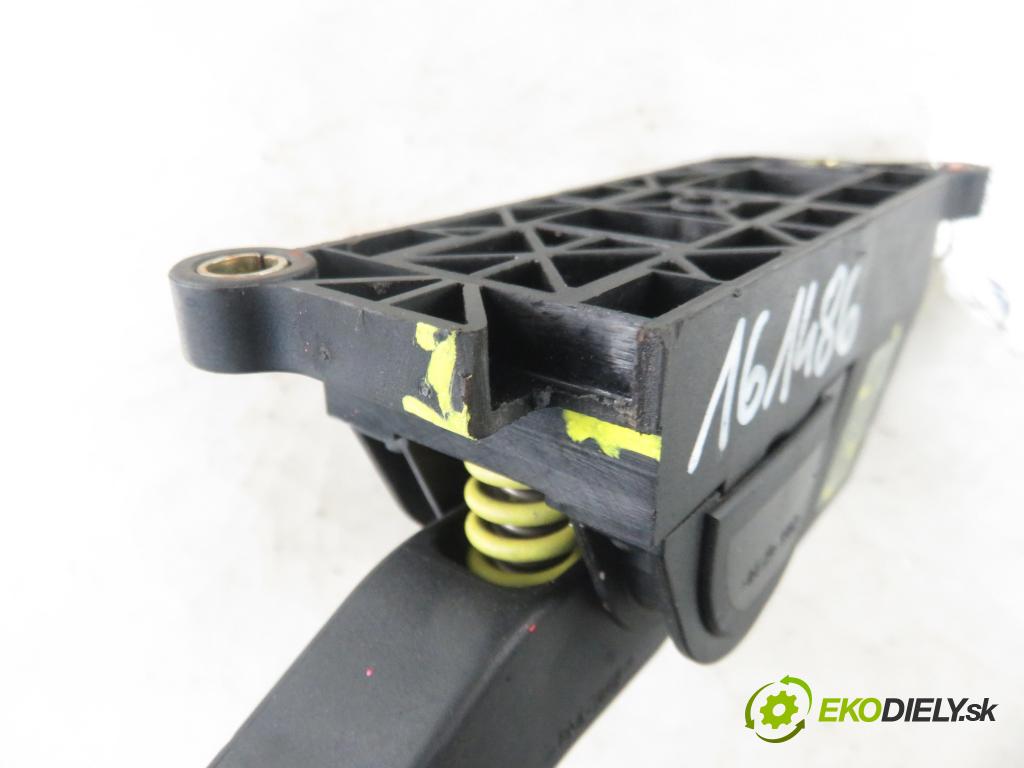 HYUNDAI SANTA FÉ I (SM) SUV 2001 83,00 2.0 CRDi 4x4 113 - D4EA 1991,00 Potenciometer plynu 0281002557 ; 3270526010 (Pedále)