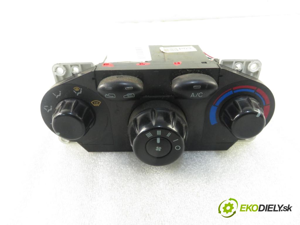 HYUNDAI SANTA FÉ I (SM) SUV 2001 83,00 2.0 CRDi 4x4 113 - D4EA 1991,00 Panel topení KLIMATIZACE: 9725026XXX
